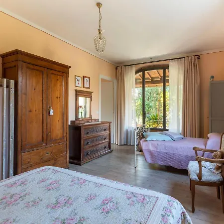 Belvilla By Oyo Il Leccio E Le Rose Holiday home *